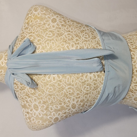 Pretty Little Thing Women's Baby Blue O Ring High Cut Tie Halter Swimsuit Size 6 - Picture 5 of 9